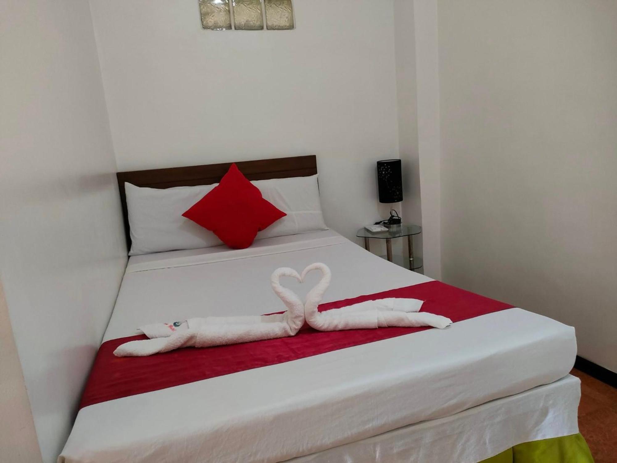 Axis Pension Hotel Lapu-Lapu City Exterior photo